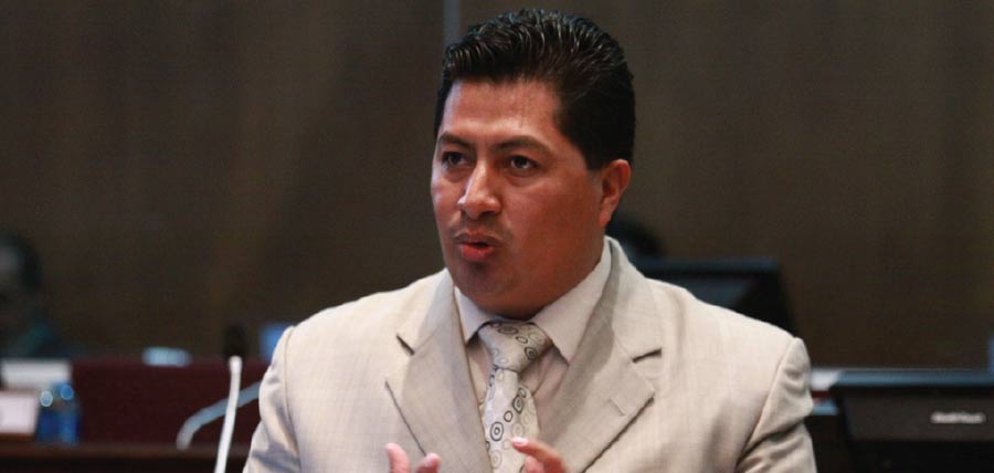 Chicaiza denunció que 49 de 97 asambleístas oficialistas no donaron sueldos