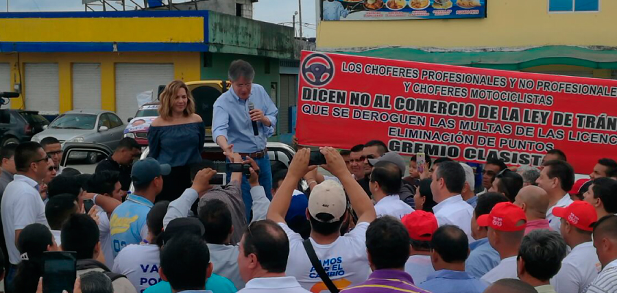 Transportistas respaldan propuestas de Lasso en Santo Domingo