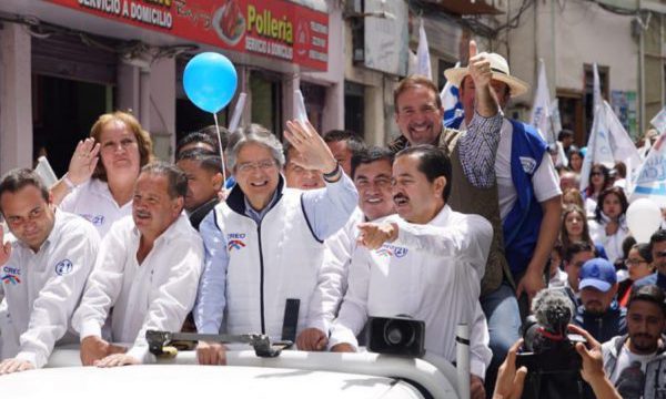 Desde el cantón Cañar Lasso continúa recorriendo el Ecuador en apoyo a los candidatos del cambio