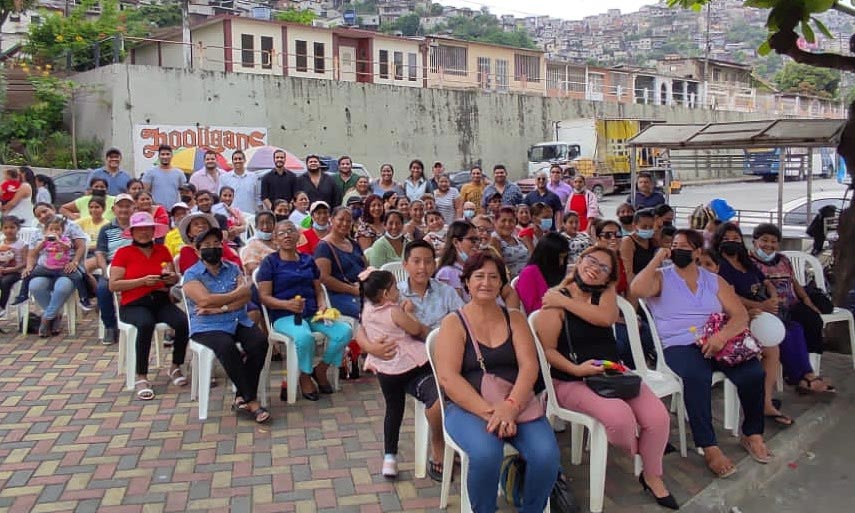 Jóvenes CREO Guayaquil comparte día con las Madres