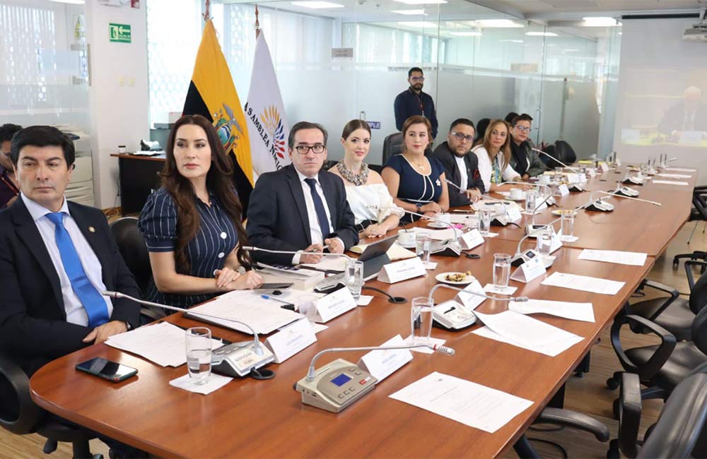 Comisión de Relaciones Internacionales trató exoneración de Visado para Ecuatorianos que viajen a Europa