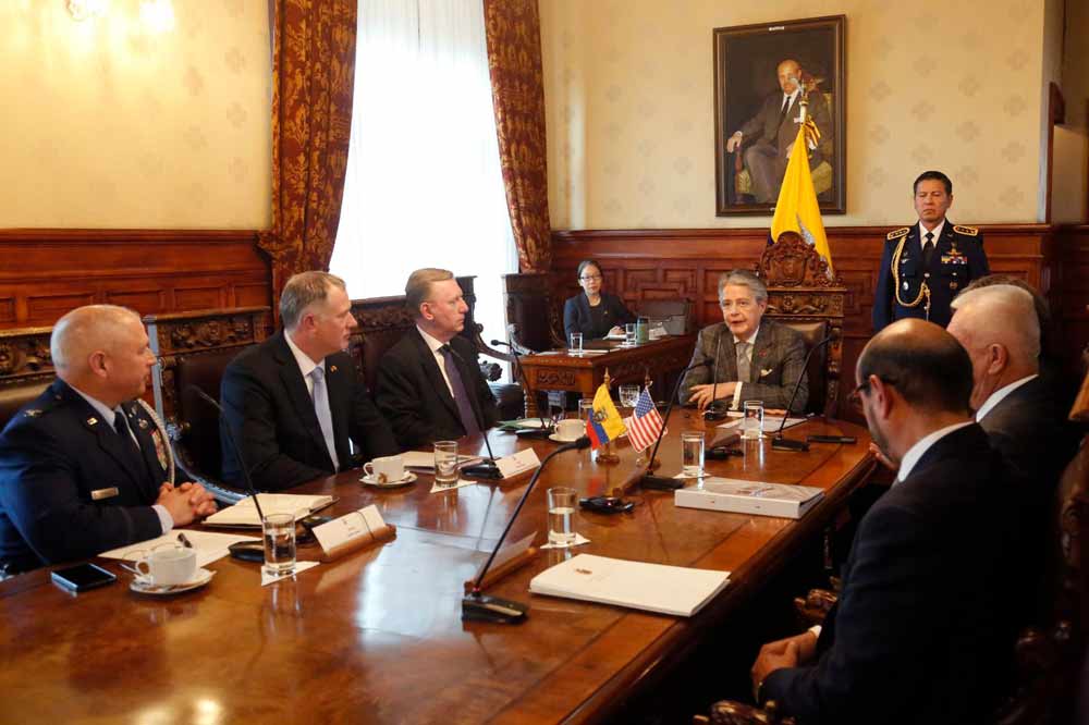 El presidente Guillermo Lasso mantuvo una reunión con el subsecretario Adjunto para Asuntos del Hemisferio Occidental del Departamento de Defensa de los Estados Unidos, Daniel Erikson; y con el embajador Michael J. Fitzpatrick.