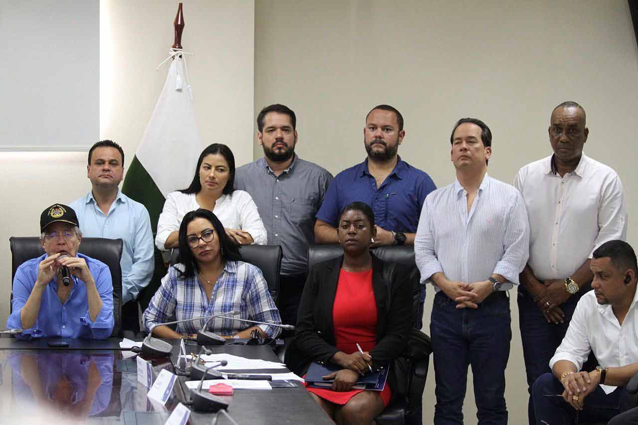 Henry Cucalón junto al Pdte. Guillermo Lasso lideraron reunión con los 7 alcaldes y la prefecta de Esmeraldas.