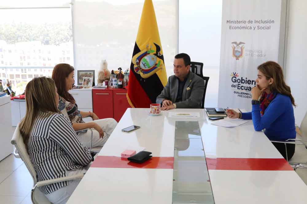 Quito | Hoy, recibí a María de Lourdes Bonilla, presidenta Healing Hands