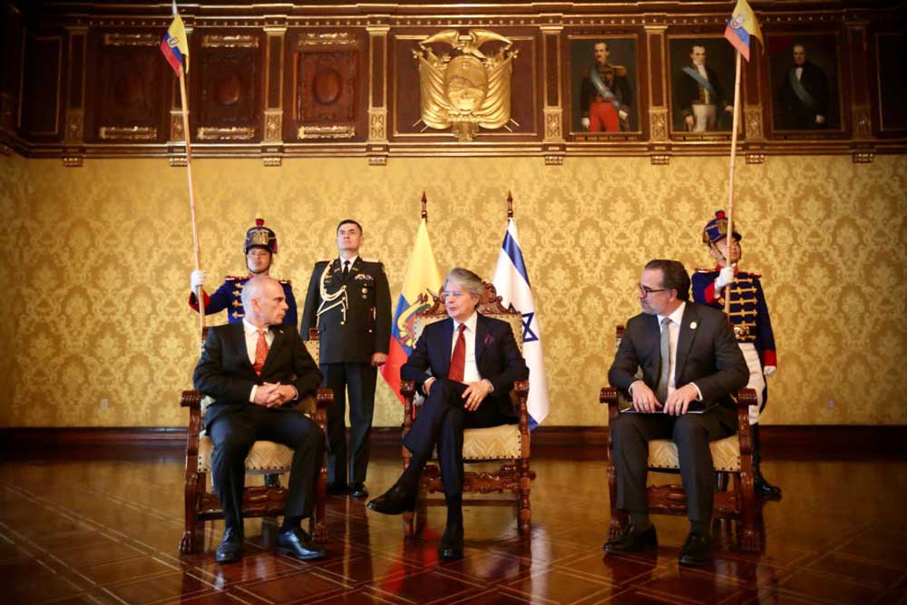 Con el objetivo de promover las relaciones bilaterales y el apoyo entre Ecuador e Israel, esta mañana, el presidente Guillermo Lasso recibió las cartas credenciales del nuevo embajador de ese país en Ecuador, Tzach Sarid.