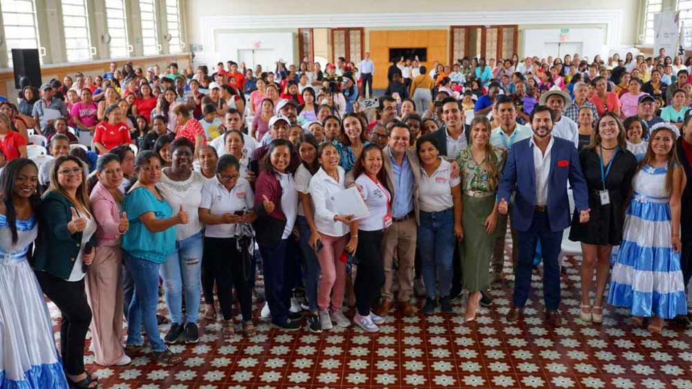 Guayaquil | Promovemos la formación de nuestras beneficiarias del Crédito de Desarrollo Humano.