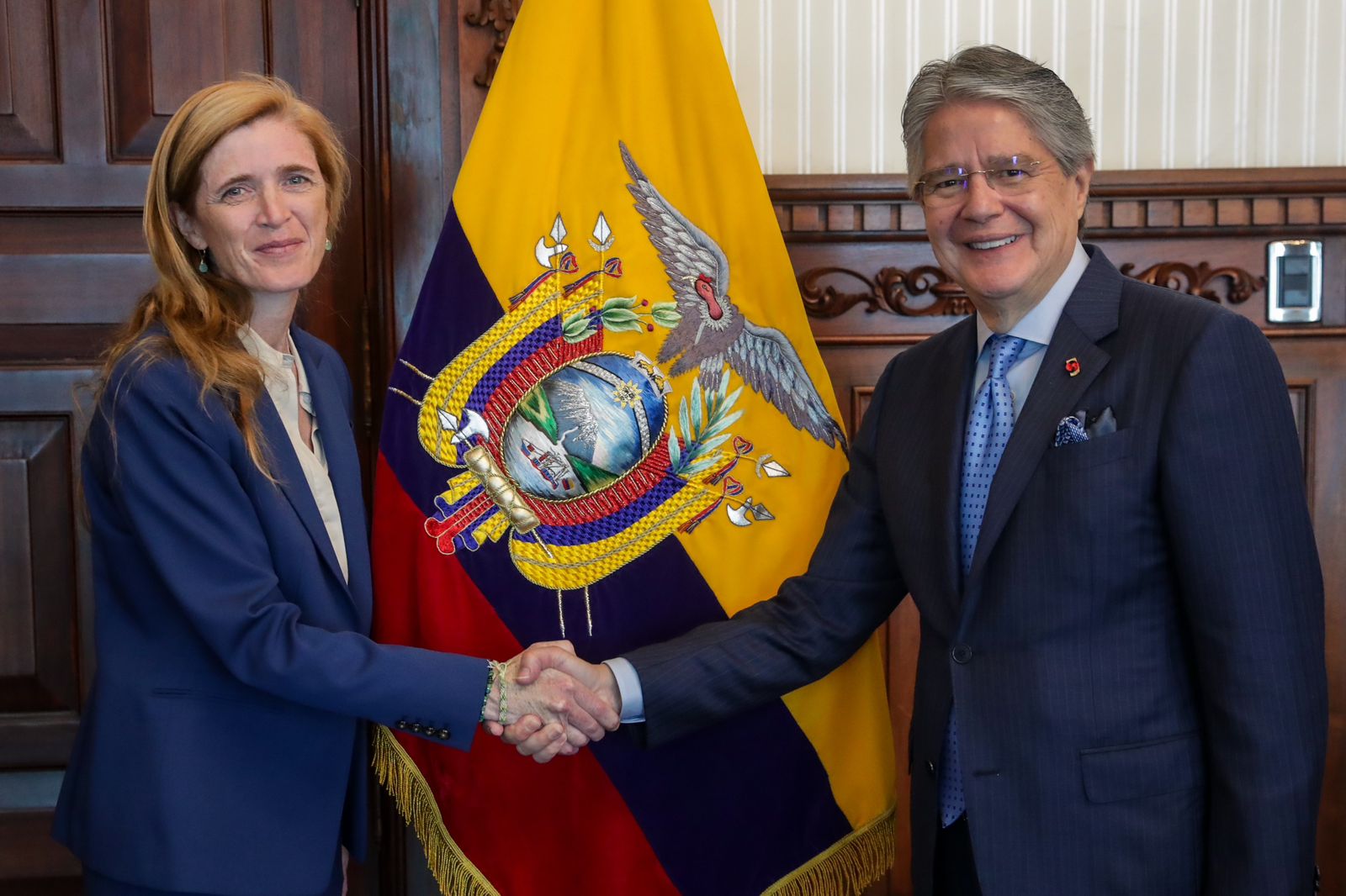 En el Palacio de Carondelet, el presidente Guillermo Lasso recibió la visita de Samantha Power, administradora de la Agencia de los Estados Unidos para el Desarrollo Internacional, con quien dialogó sobre los programas de cooperación que se mantienen con USAID.