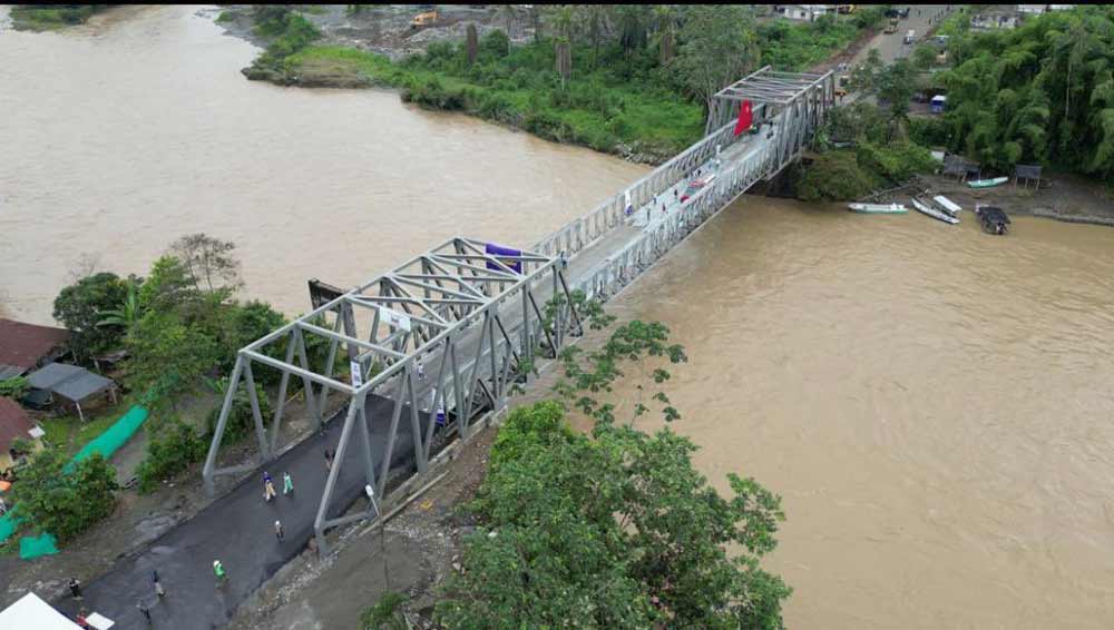 El puente delta sobre el  Río Blanco inició en el gobierno del Presidente Lasso y la dejamos con el 90% de avance.